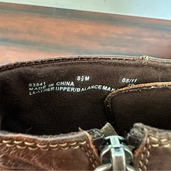 Size 8.5 Clarks Nikki North Brown Leather Ankle Boots - Picture 6 of 6